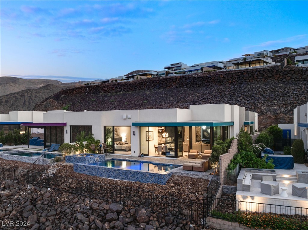 670 SCENIC CLIFF Drive