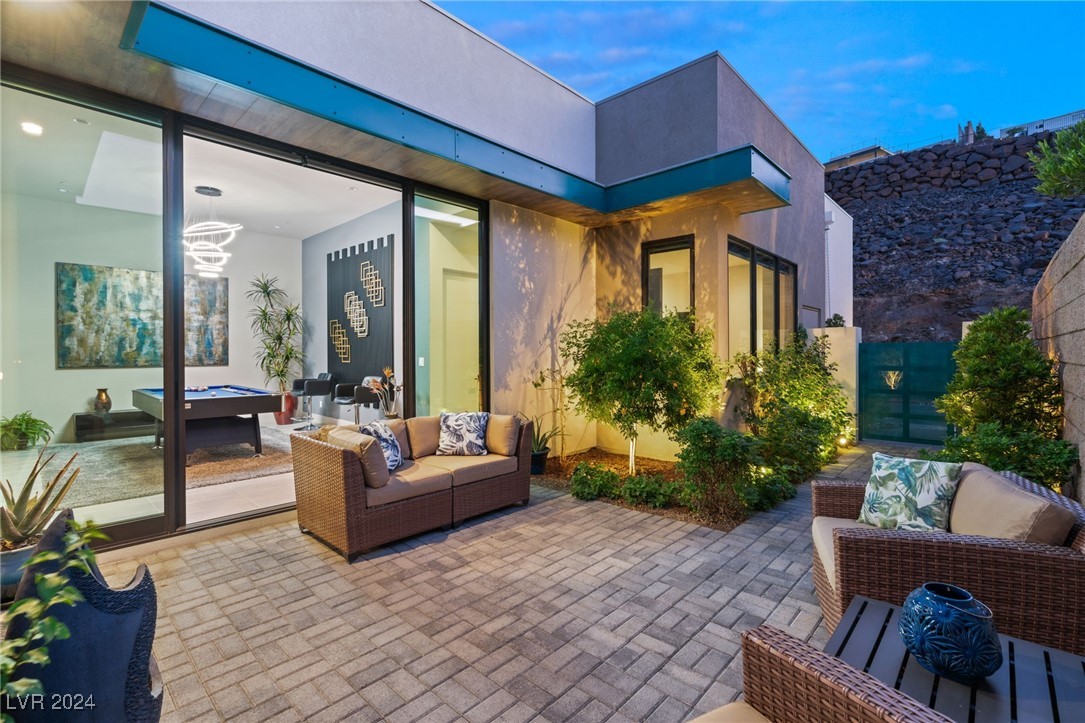 670 SCENIC CLIFF Drive