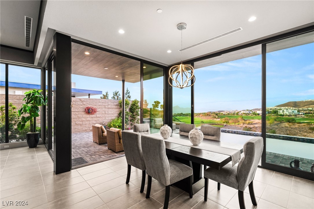 670 SCENIC CLIFF Drive