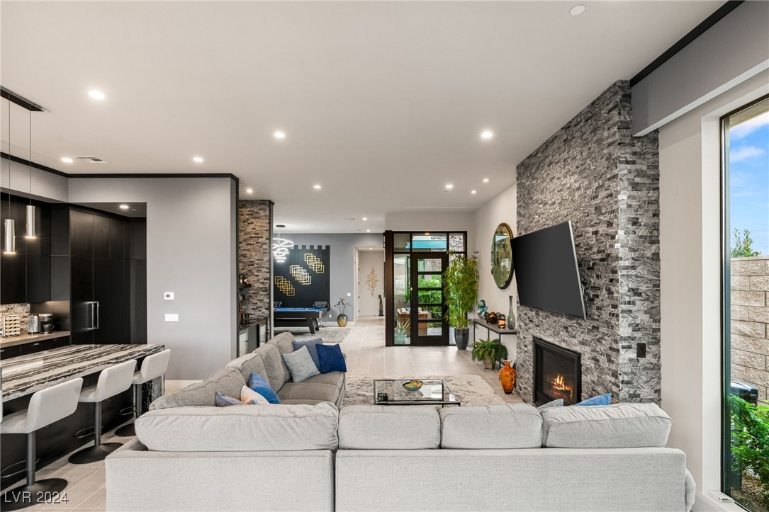 670 SCENIC CLIFF Drive