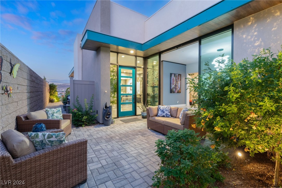 670 SCENIC CLIFF Drive