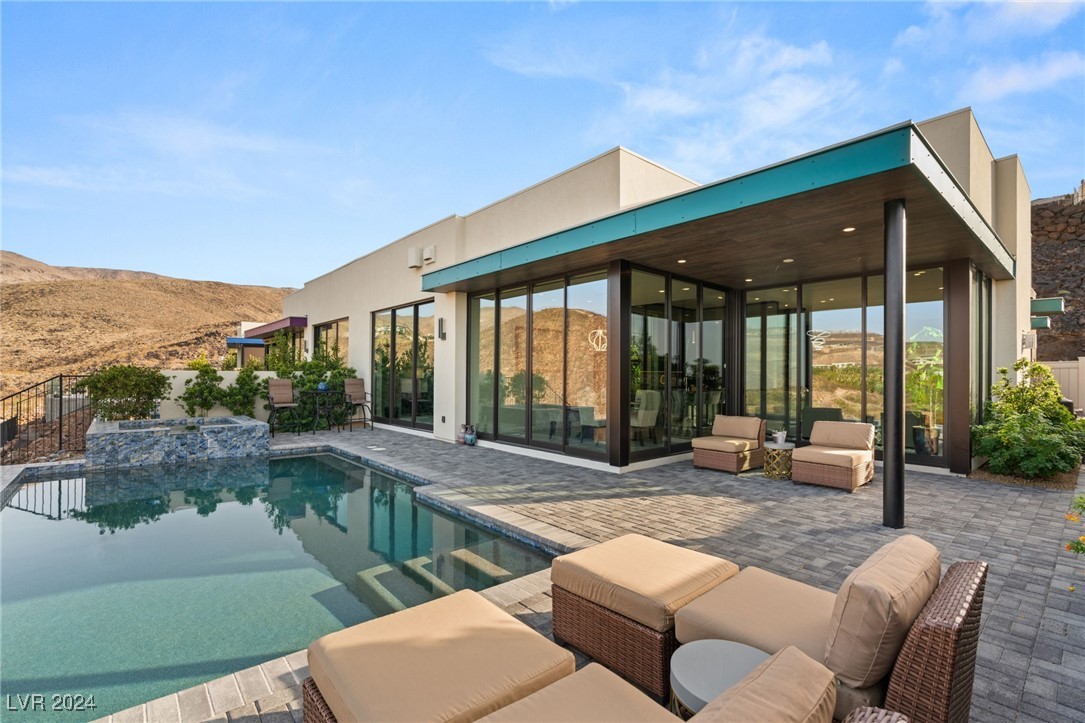 670 SCENIC CLIFF Drive