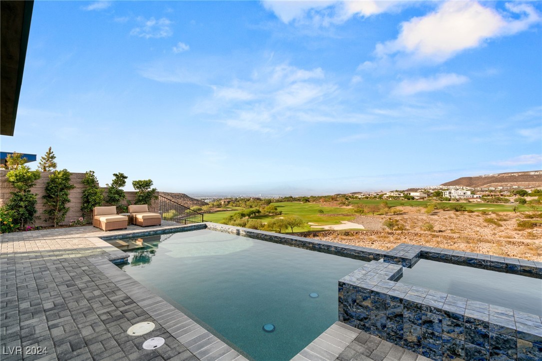 670 SCENIC CLIFF Drive