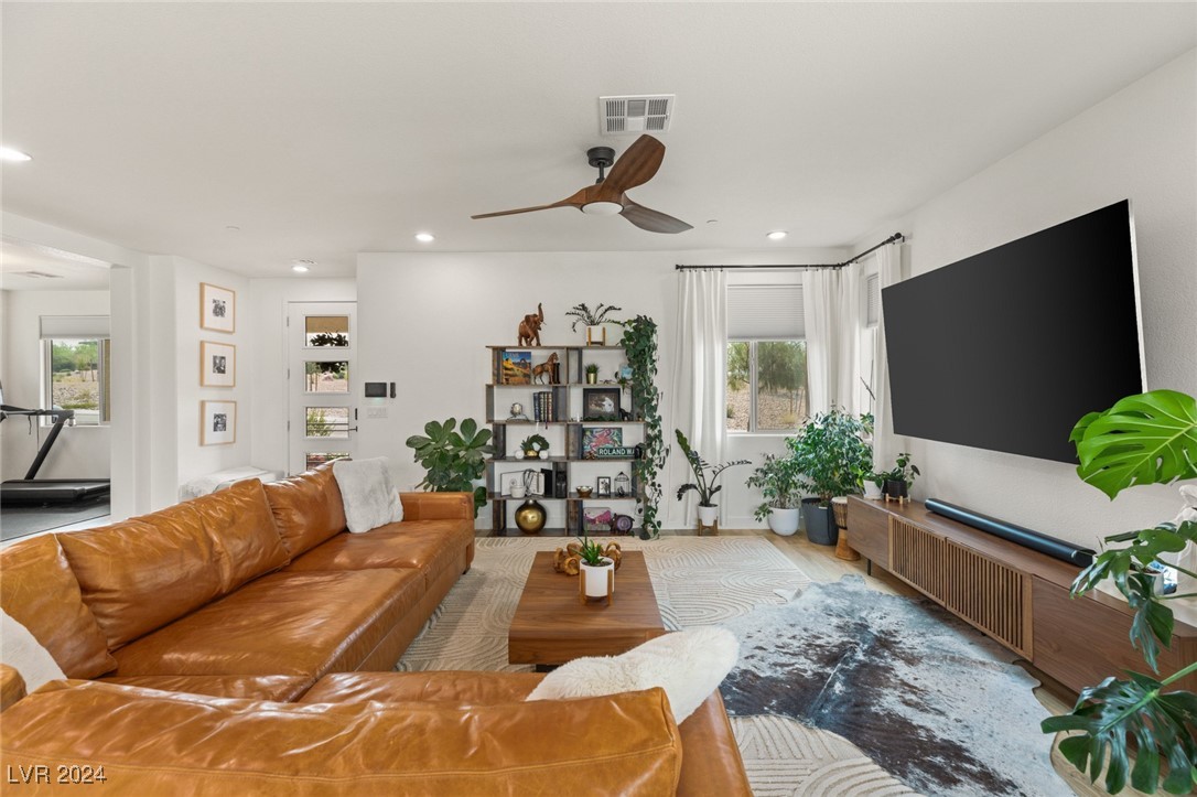 936 East SUNSET Road