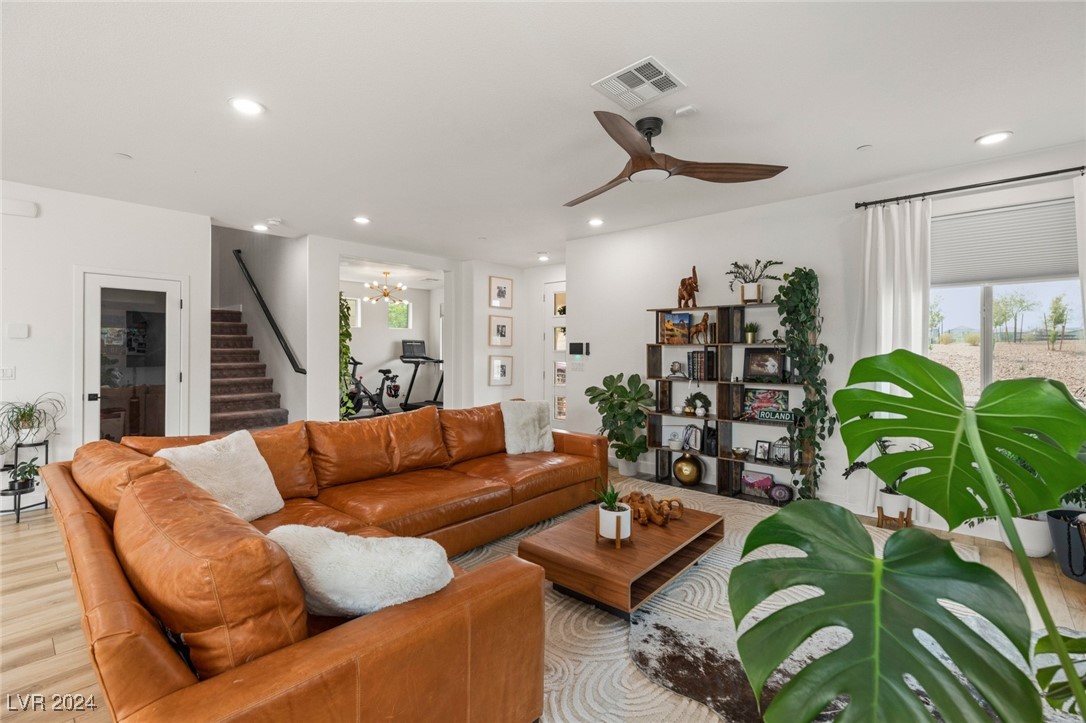 936 East SUNSET Road