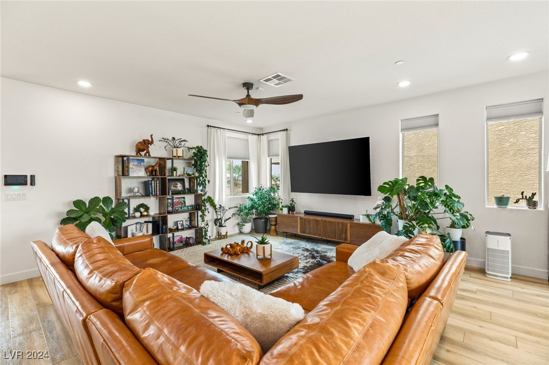 936 East SUNSET Road