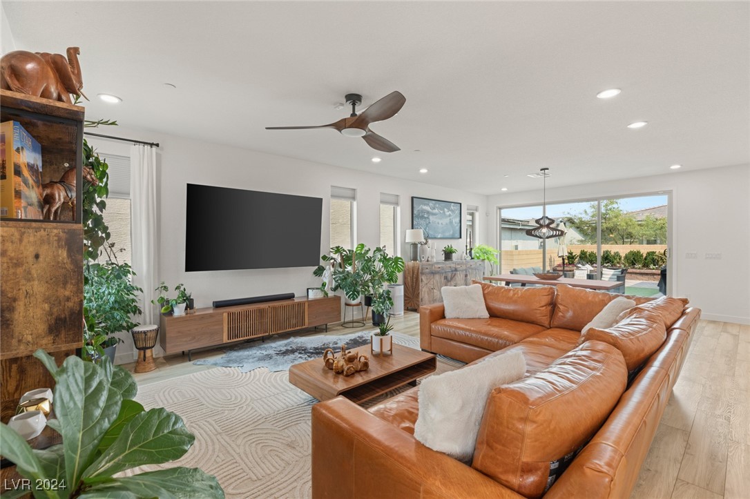936 East SUNSET Road