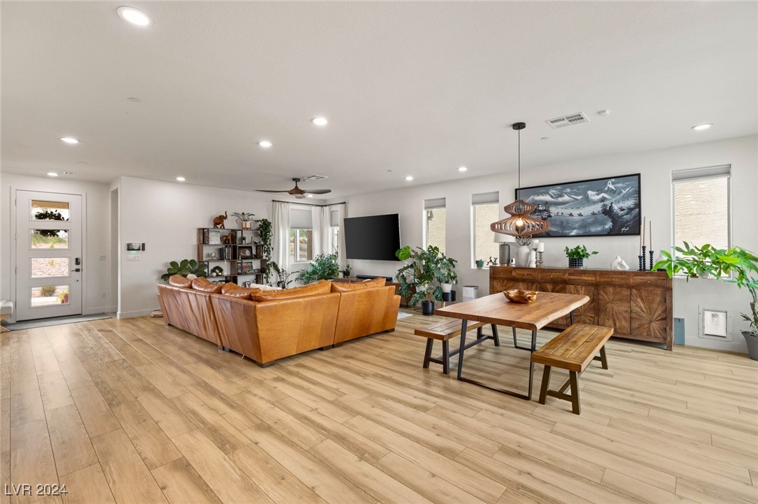 936 East SUNSET Road