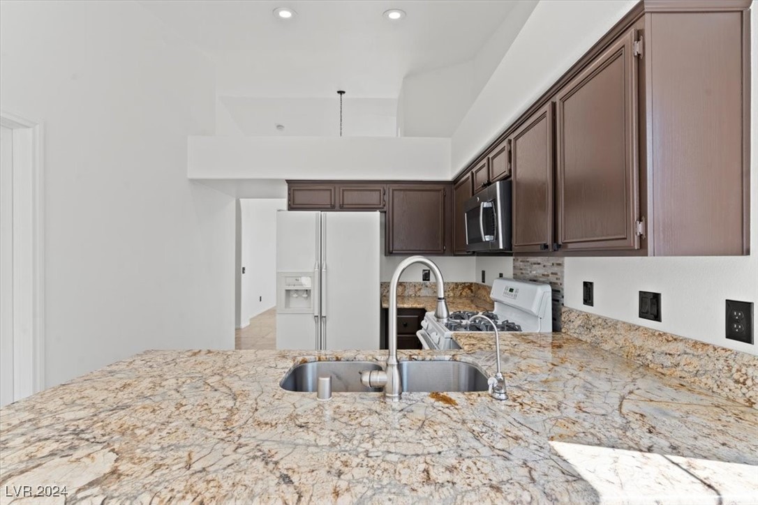 9836 PANORAMA CLIFF Drive