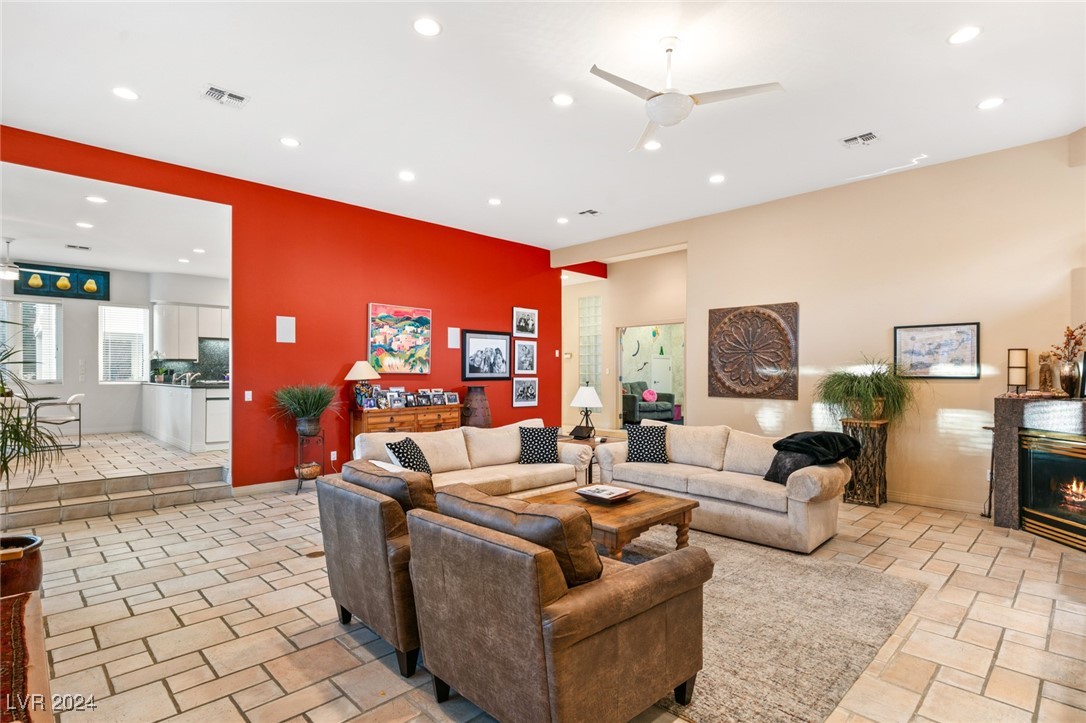 1509 GOLDEN OAK Drive