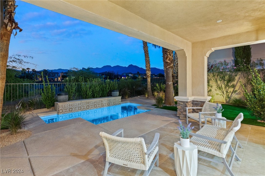 2137 Orchard Mist Street