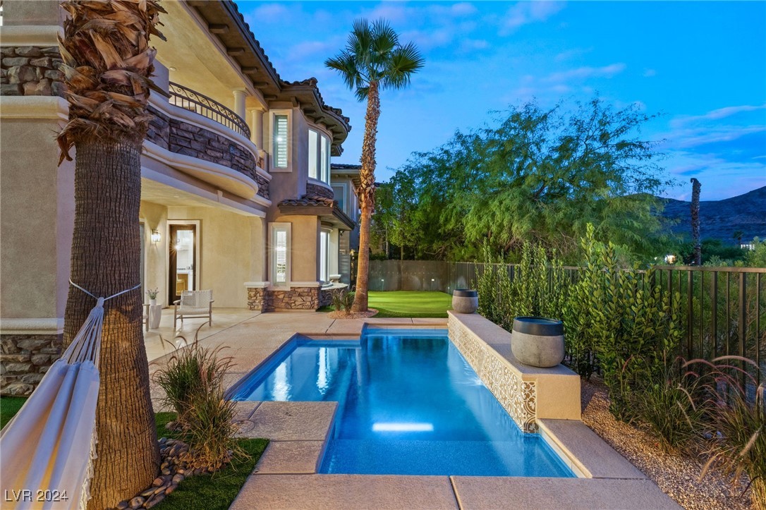 2137 Orchard Mist Street