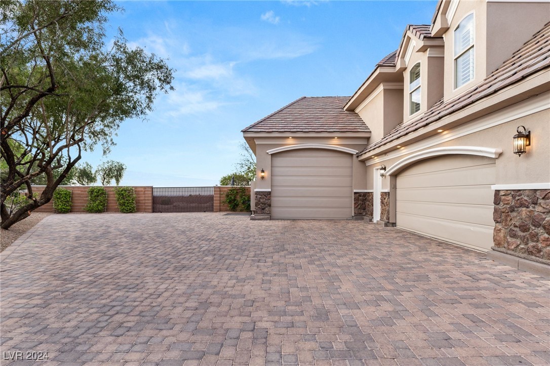 1212 Bunker Hollow Court