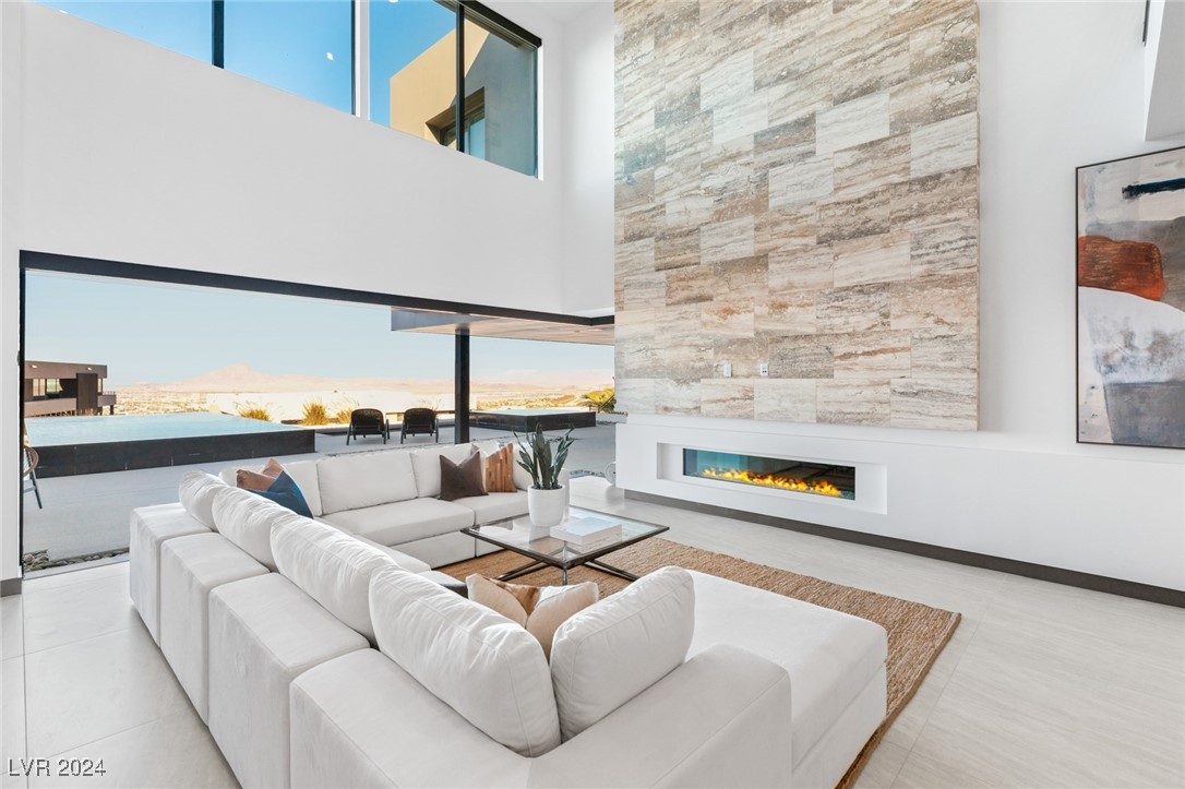612 Dragon Mountain Court