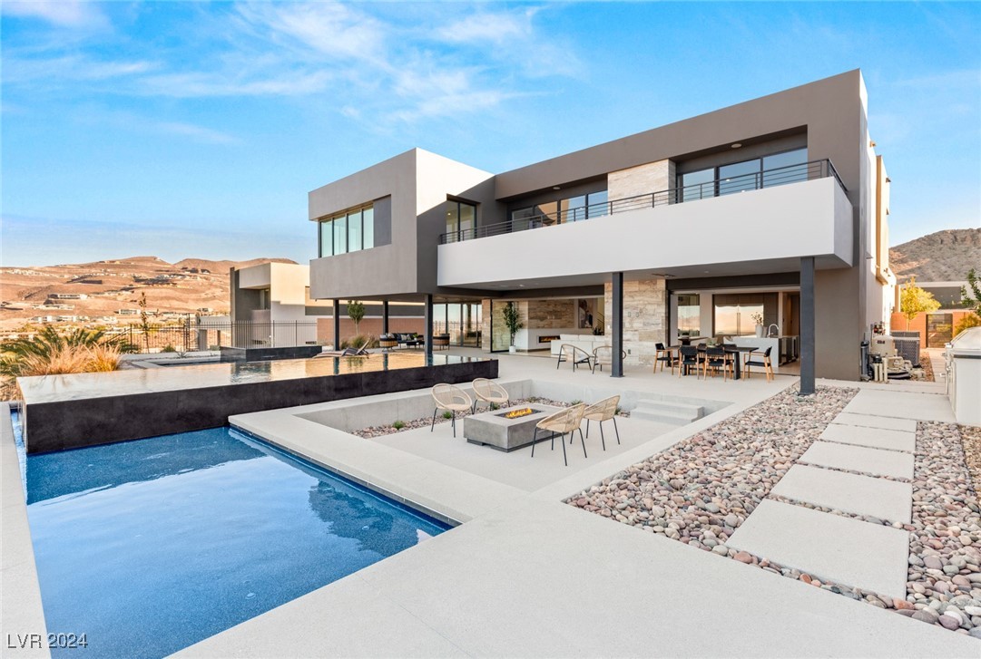 612 Dragon Mountain Court
