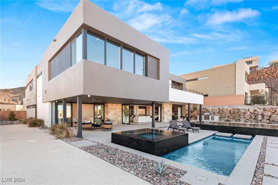 612 Dragon Mountain Court