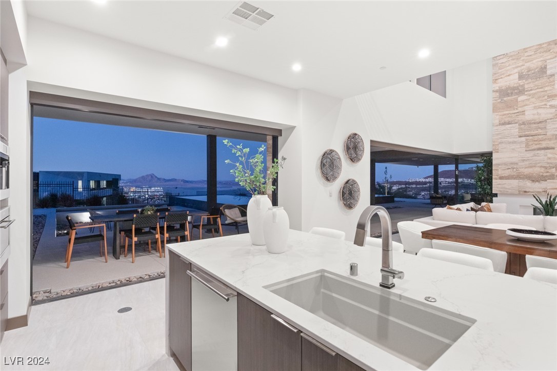 612 Dragon Mountain Court