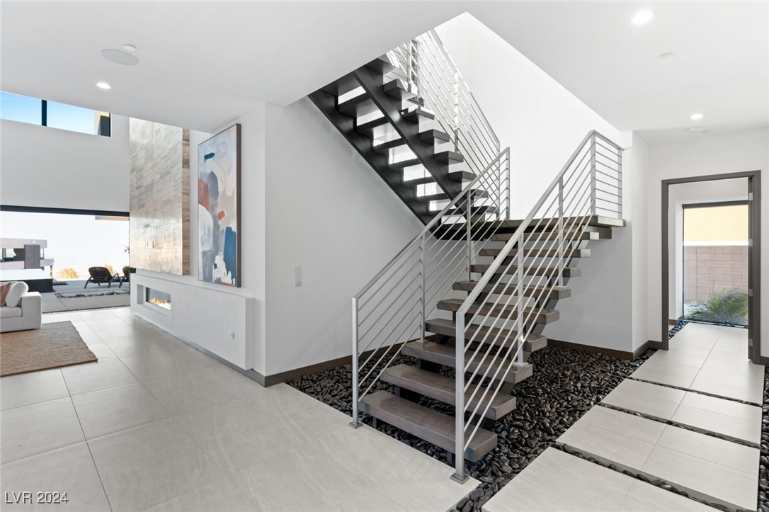612 Dragon Mountain Court