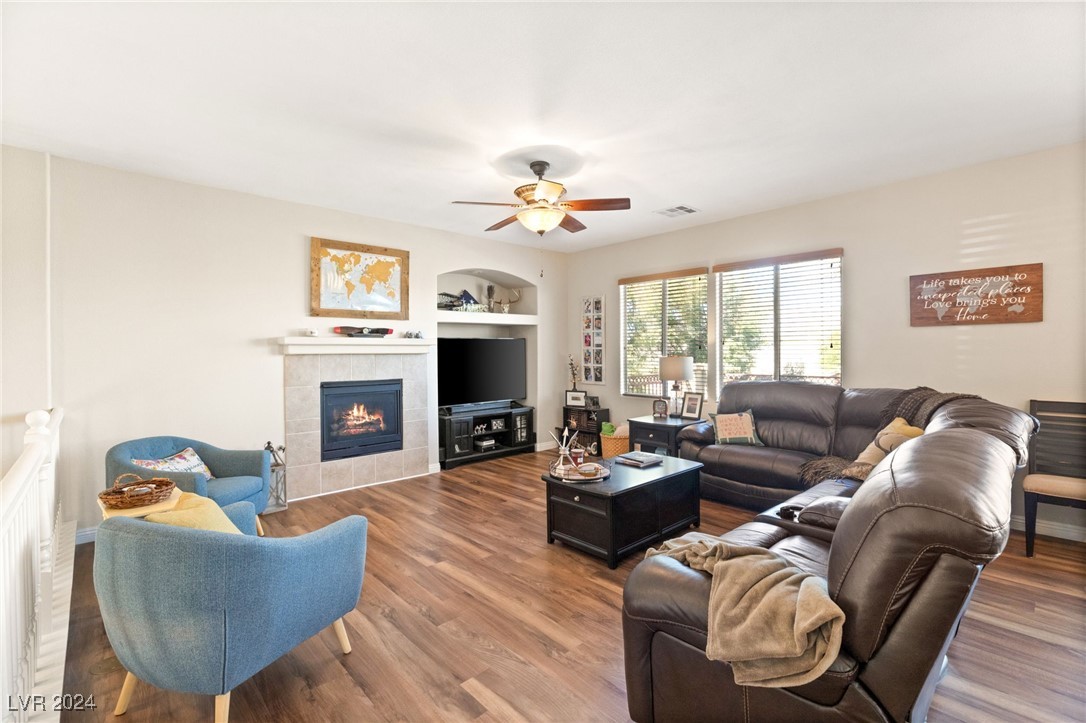 3116 COUNTRY DANCER Avenue
