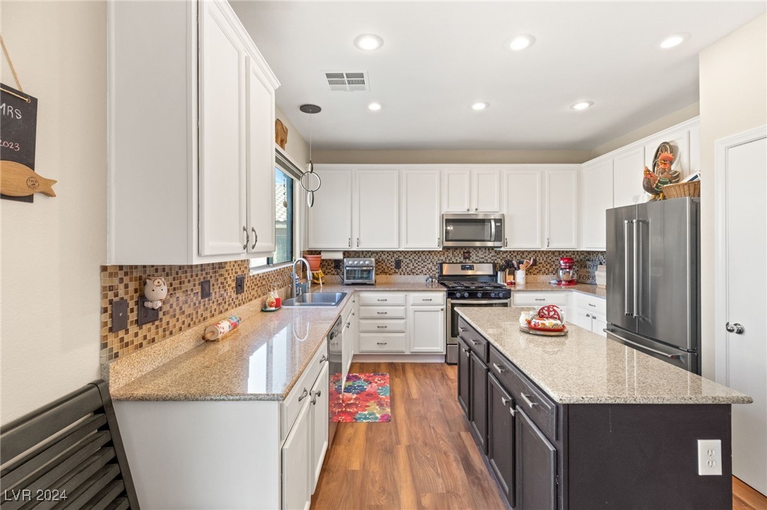 3116 COUNTRY DANCER Avenue