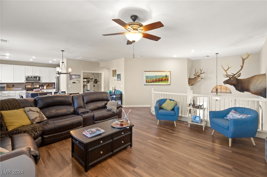 3116 COUNTRY DANCER Avenue