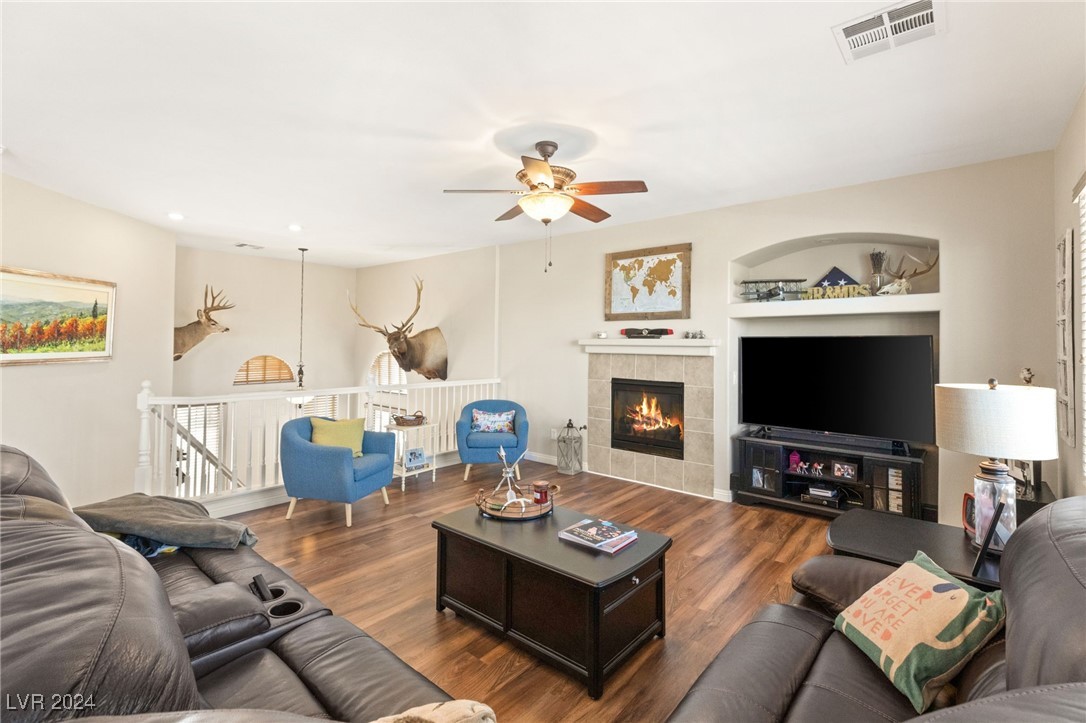 3116 COUNTRY DANCER Avenue