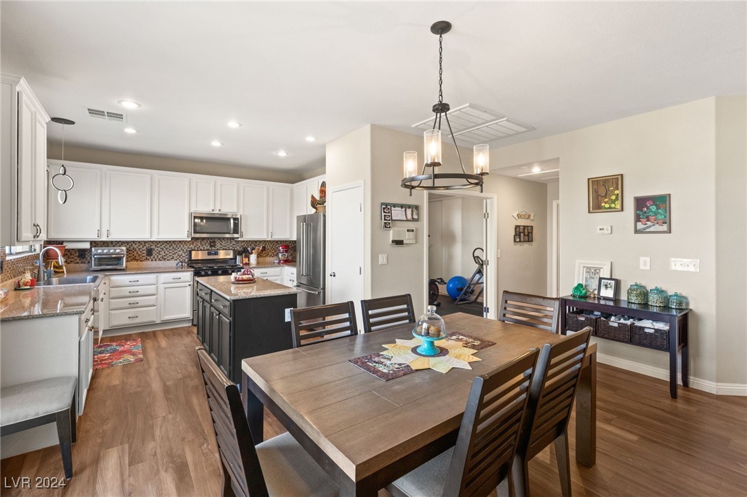3116 COUNTRY DANCER Avenue