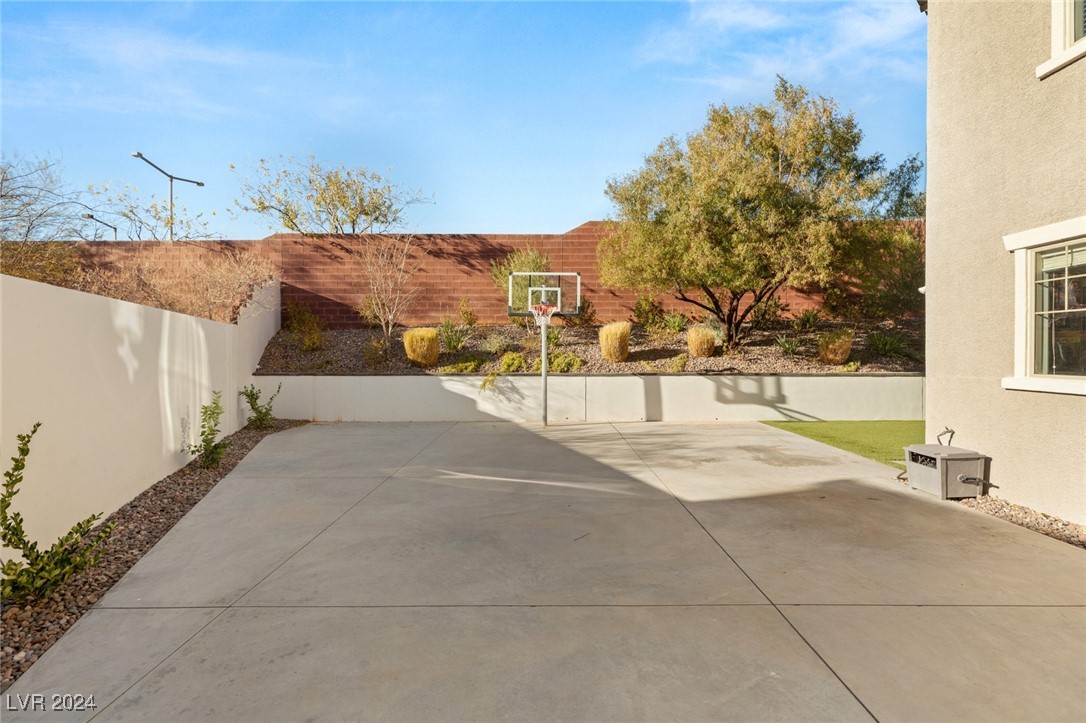 10522 ARNICA Way
