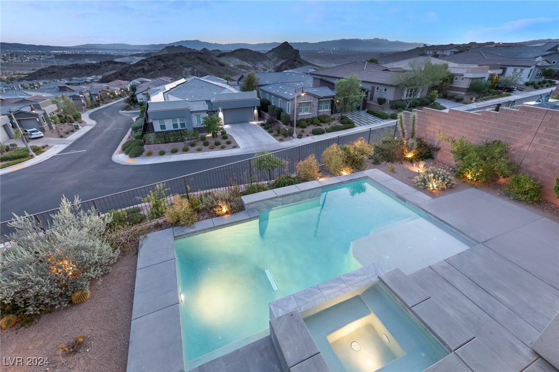31 VISTA OUTLOOK Street