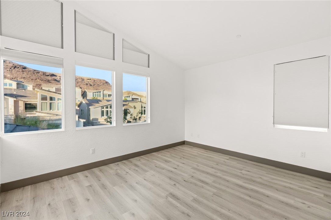 31 VISTA OUTLOOK Street