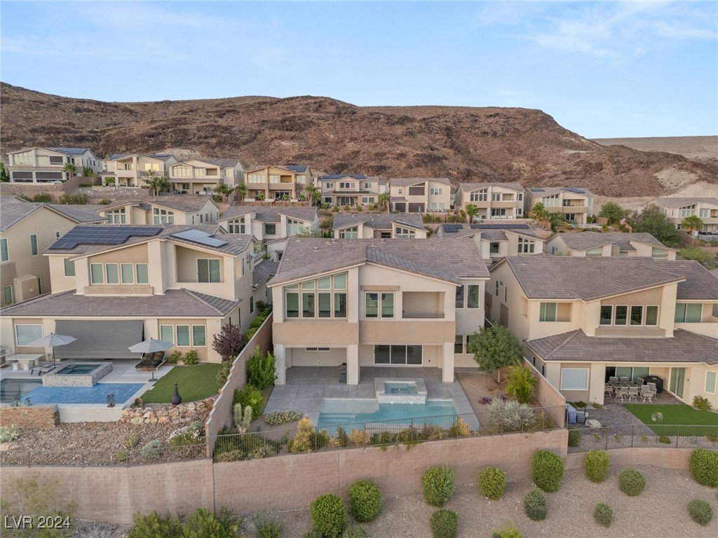 31 VISTA OUTLOOK Street