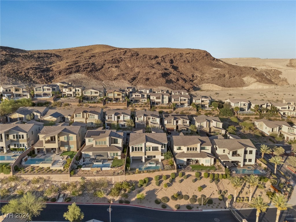 31 VISTA OUTLOOK Street