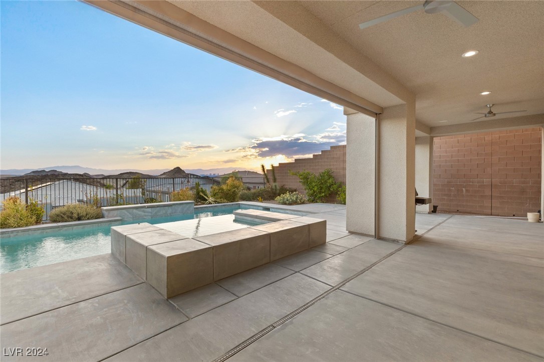 31 VISTA OUTLOOK Street