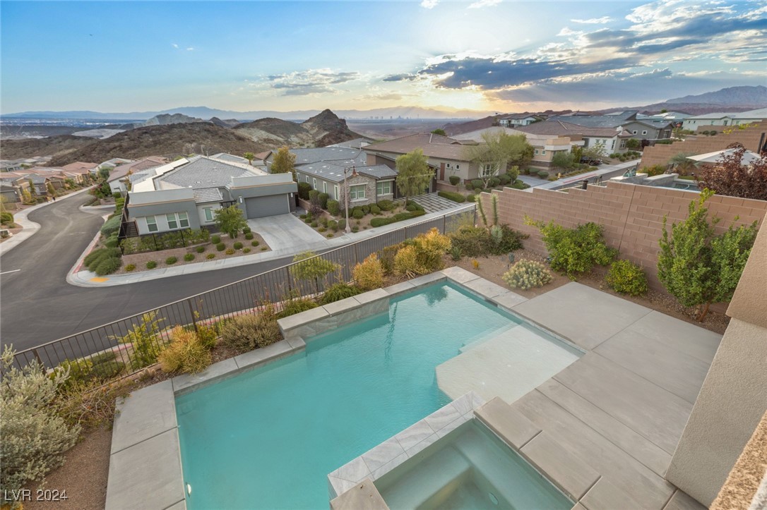 31 VISTA OUTLOOK Street