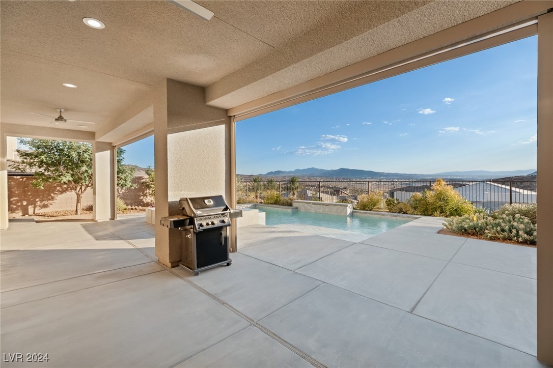 31 VISTA OUTLOOK Street