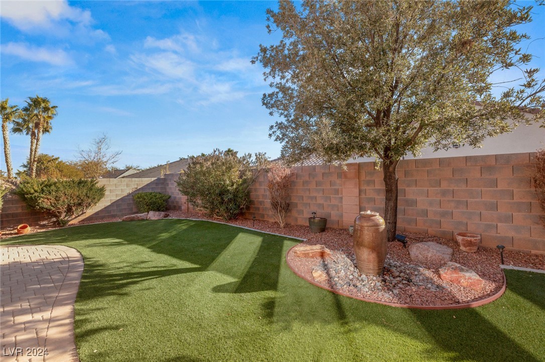 10823 MEADOW GARDEN Court
