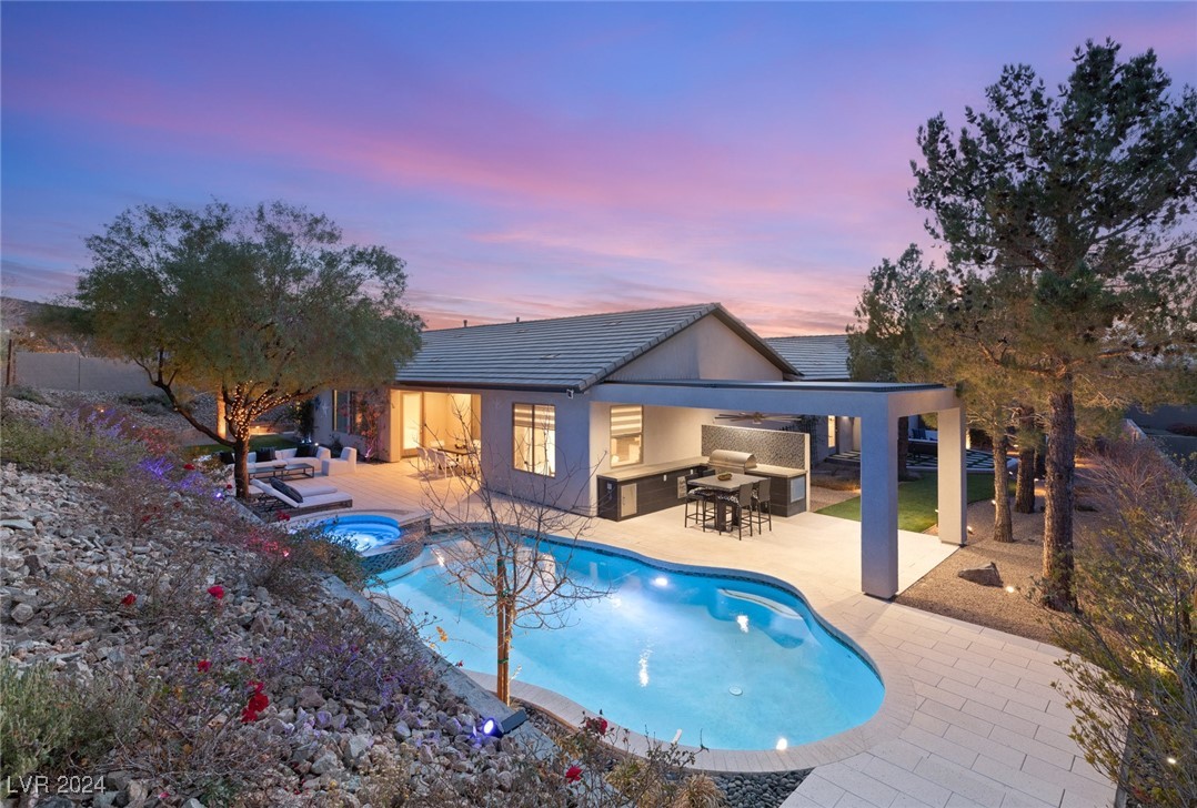40 CHALET HILLS Terrace