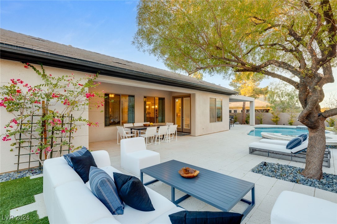 40 CHALET HILLS Terrace
