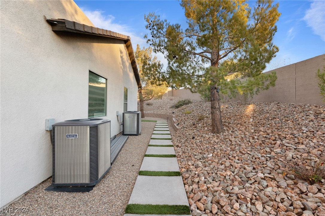 40 CHALET HILLS Terrace