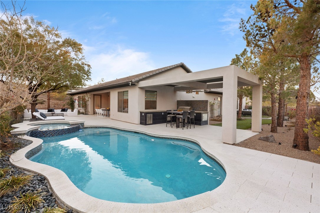 40 CHALET HILLS Terrace