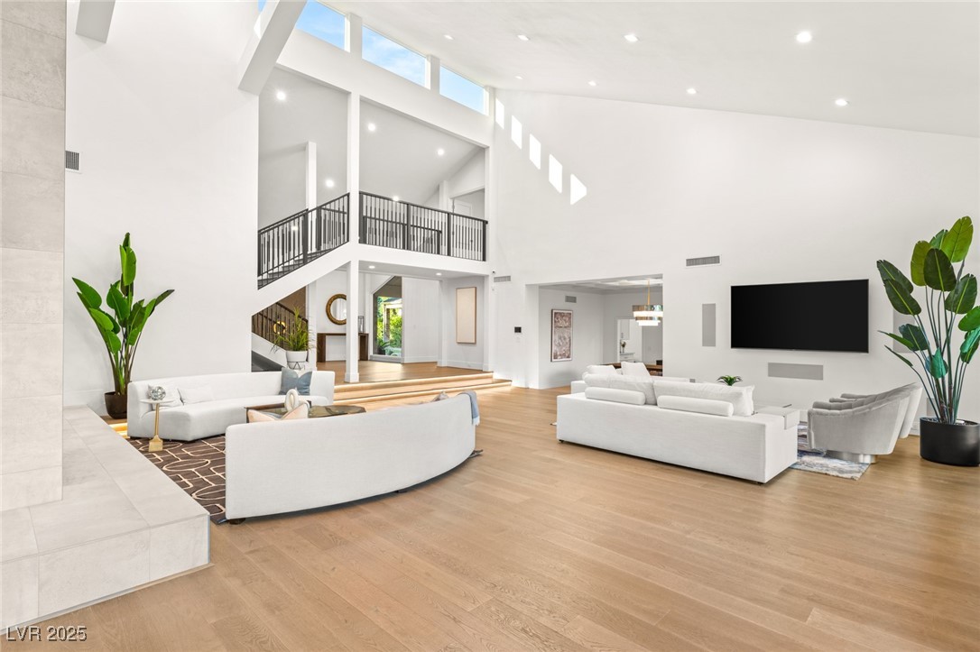 2327 ALTA Drive