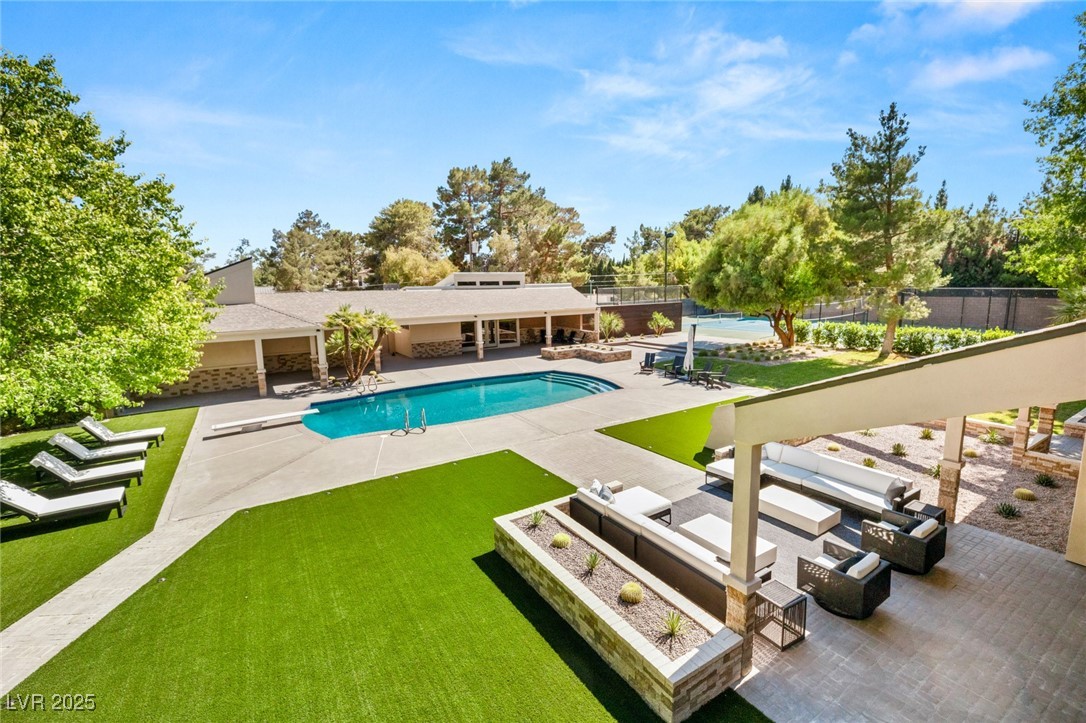 2327 ALTA Drive