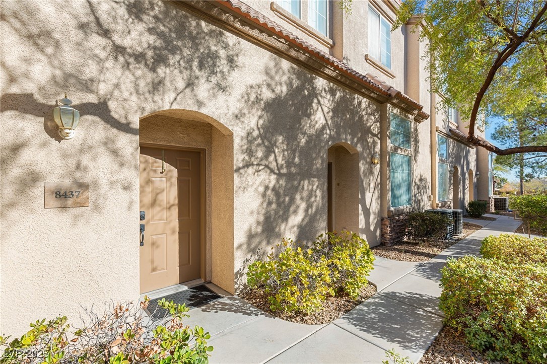 8437 SLUMAN Court