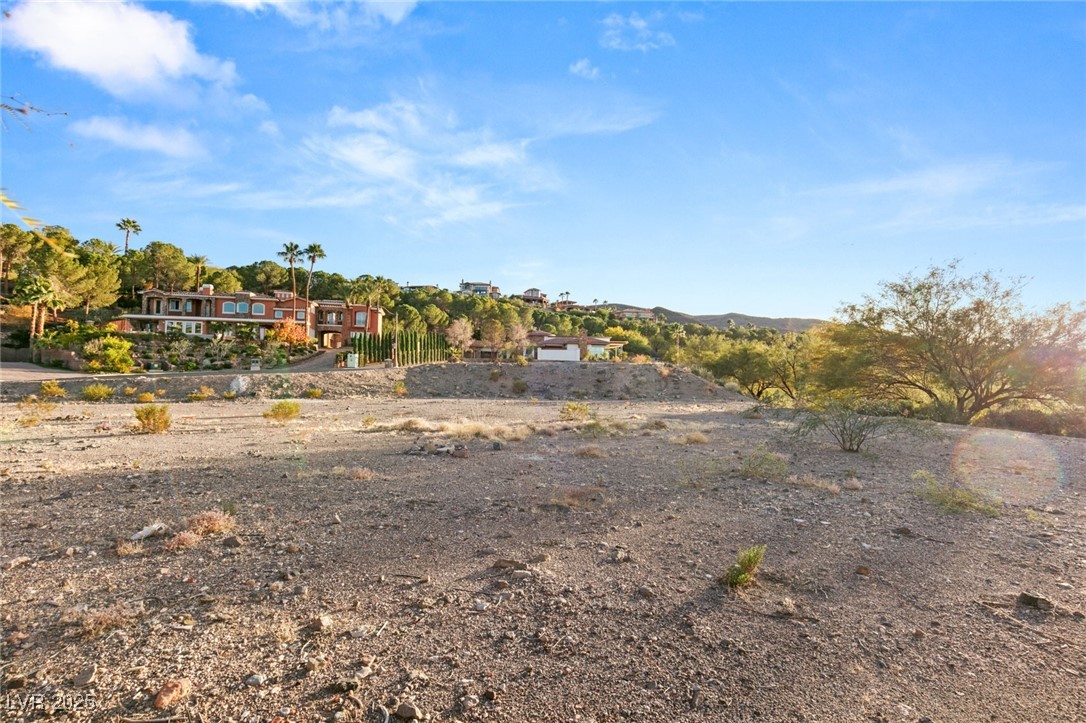 5 COSTA DEL SOL Court