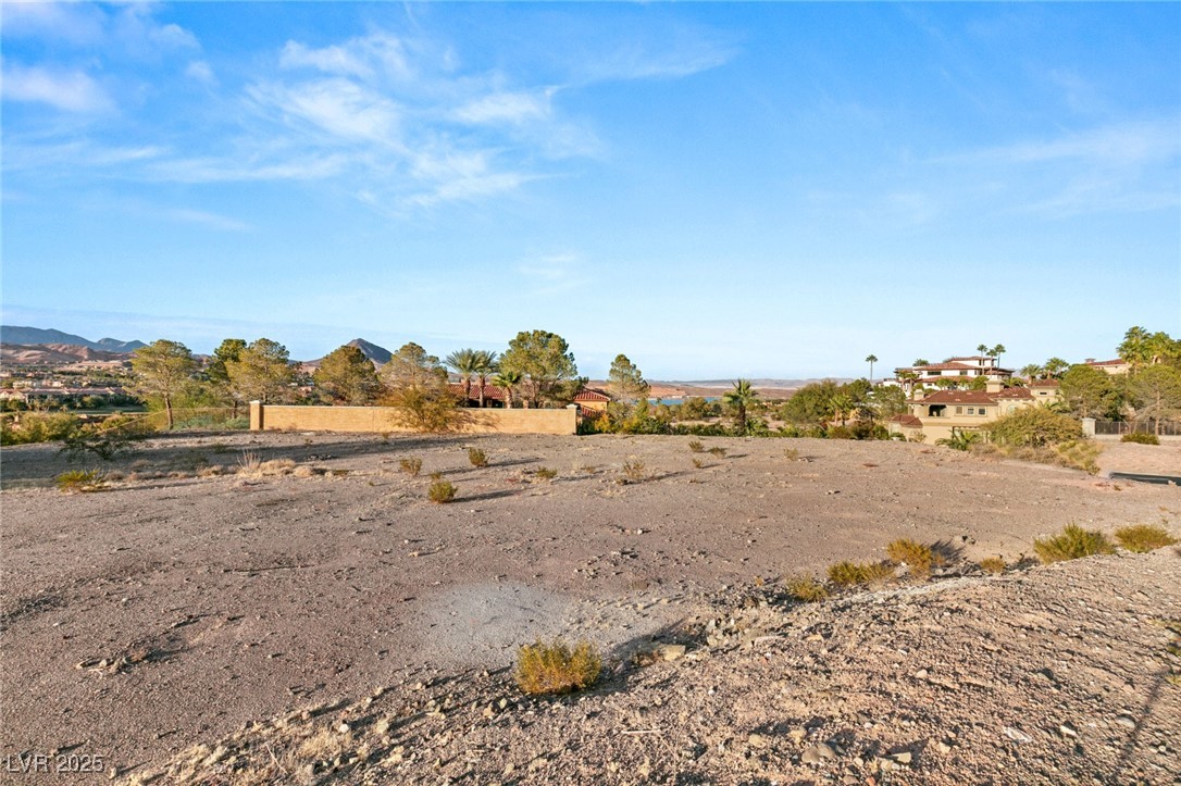 5 COSTA DEL SOL Court