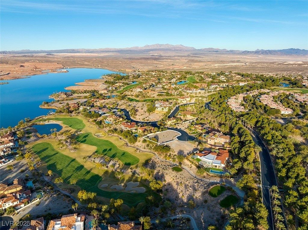 5 COSTA DEL SOL Court