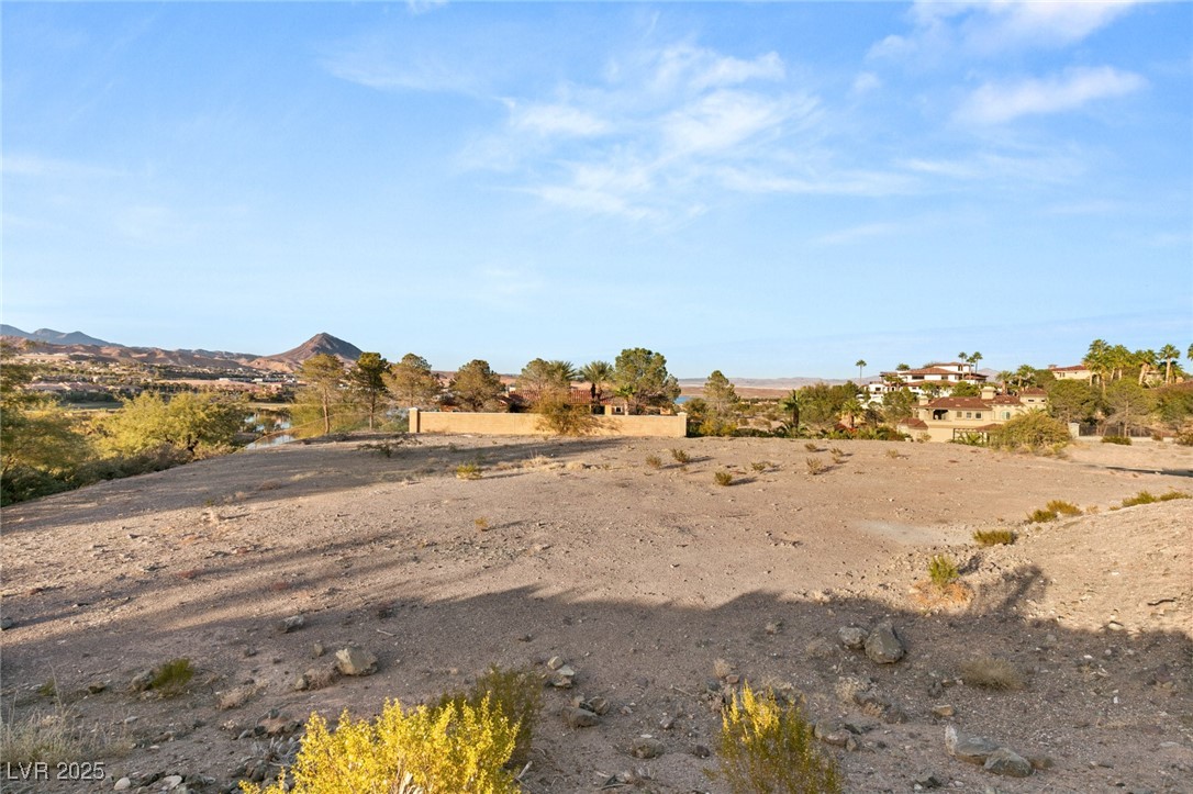 5 COSTA DEL SOL Court