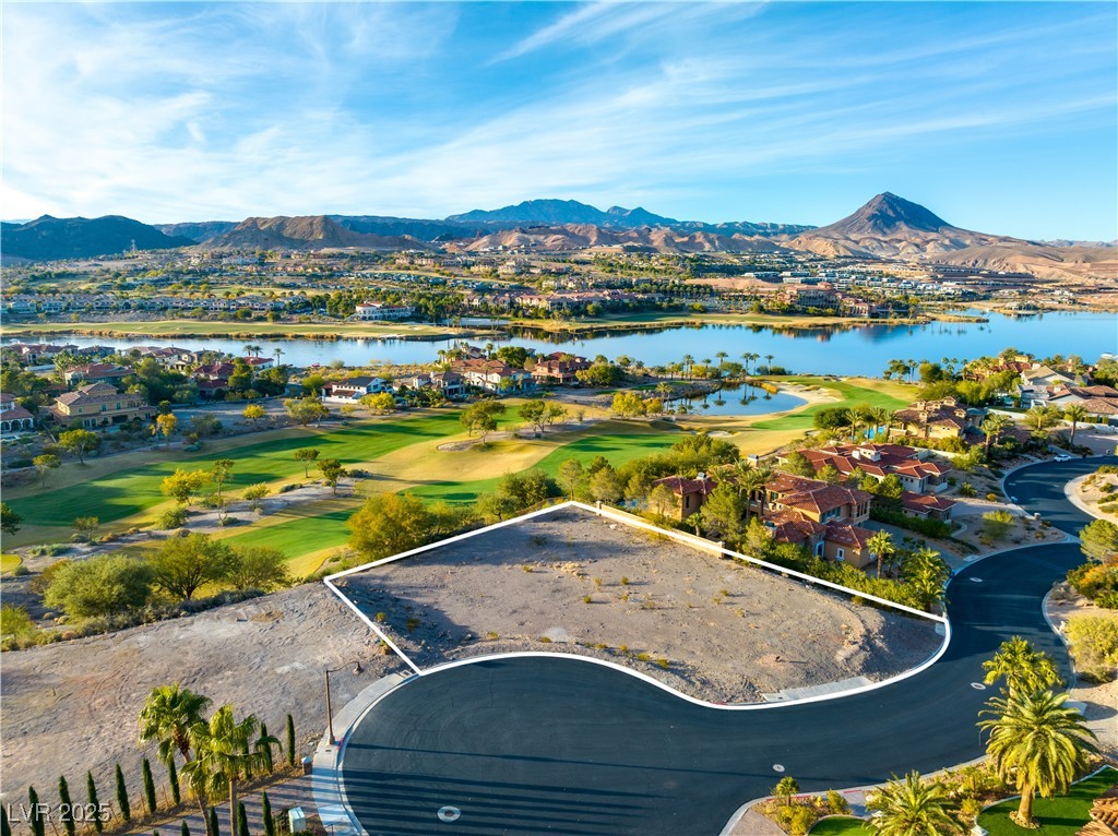 5 COSTA DEL SOL Court