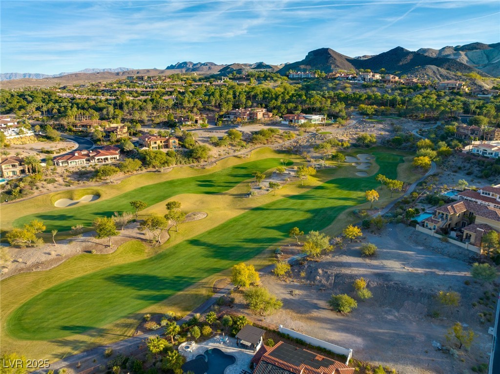 5 COSTA DEL SOL Court