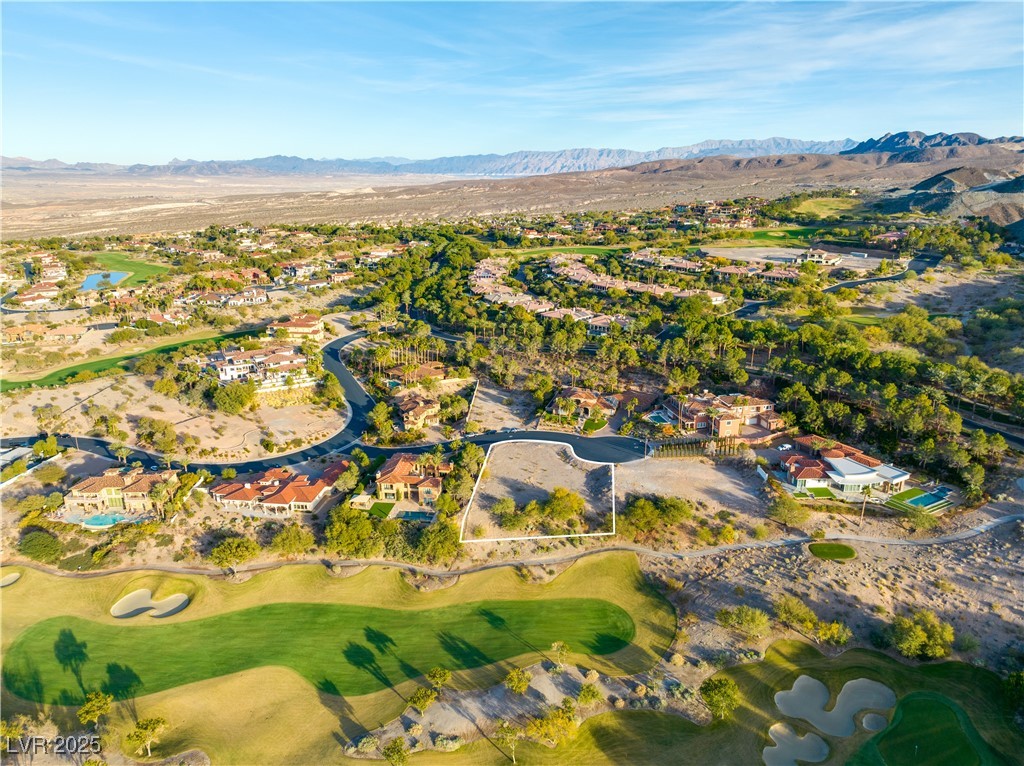 5 COSTA DEL SOL Court